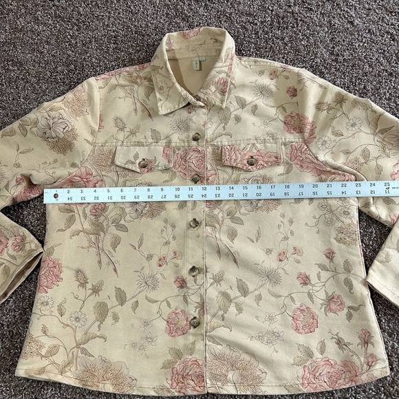 Bu JJ Cream and Pink Utility Jacket with Floral Design - Picture 5 of 8